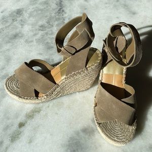 Dolce Vita Wedge Sandal - size 8, never worn, perfect condition.